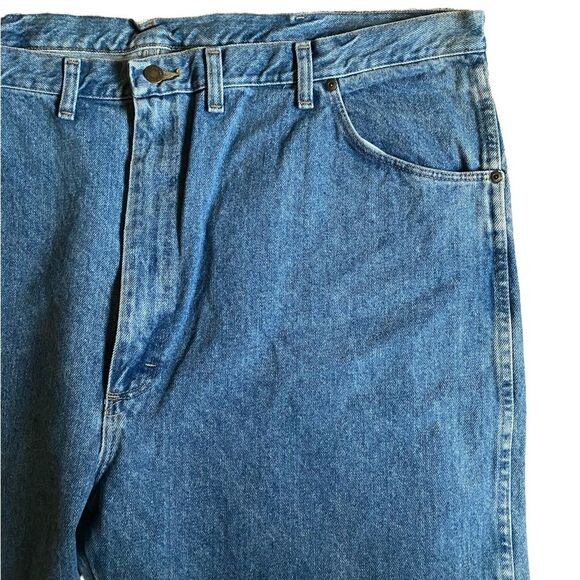 Wrangler Men's Rugger Wear Classic Fit Straight Leg Jeans Size 48x30 Rough Wash - Picture 5 of 16